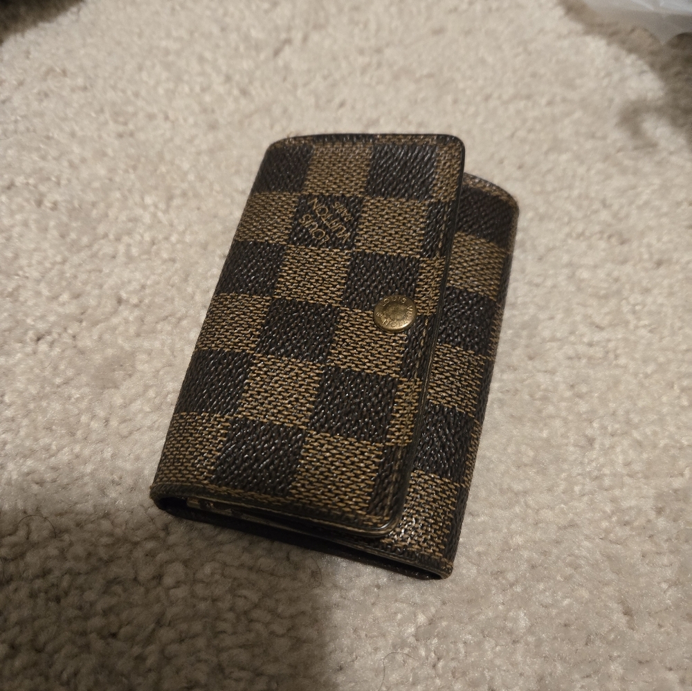 Louis Vuitton Key Holder Damier Ebene